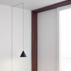 FLOS závěsné svítidlo String Light Cone černé 12m kabel
