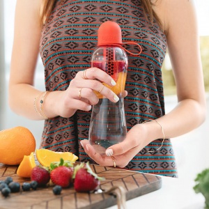 BOBBLE láhev na vodu Infuse 590 ml oranžová