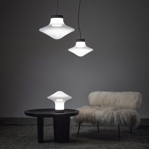 BROKIS stolní lampa Trottola velká opalín